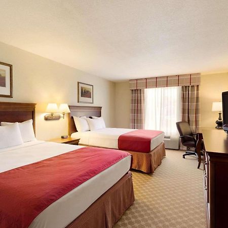 Country Inn & Suites By Radisson, Nevada, Mo Exterior photo